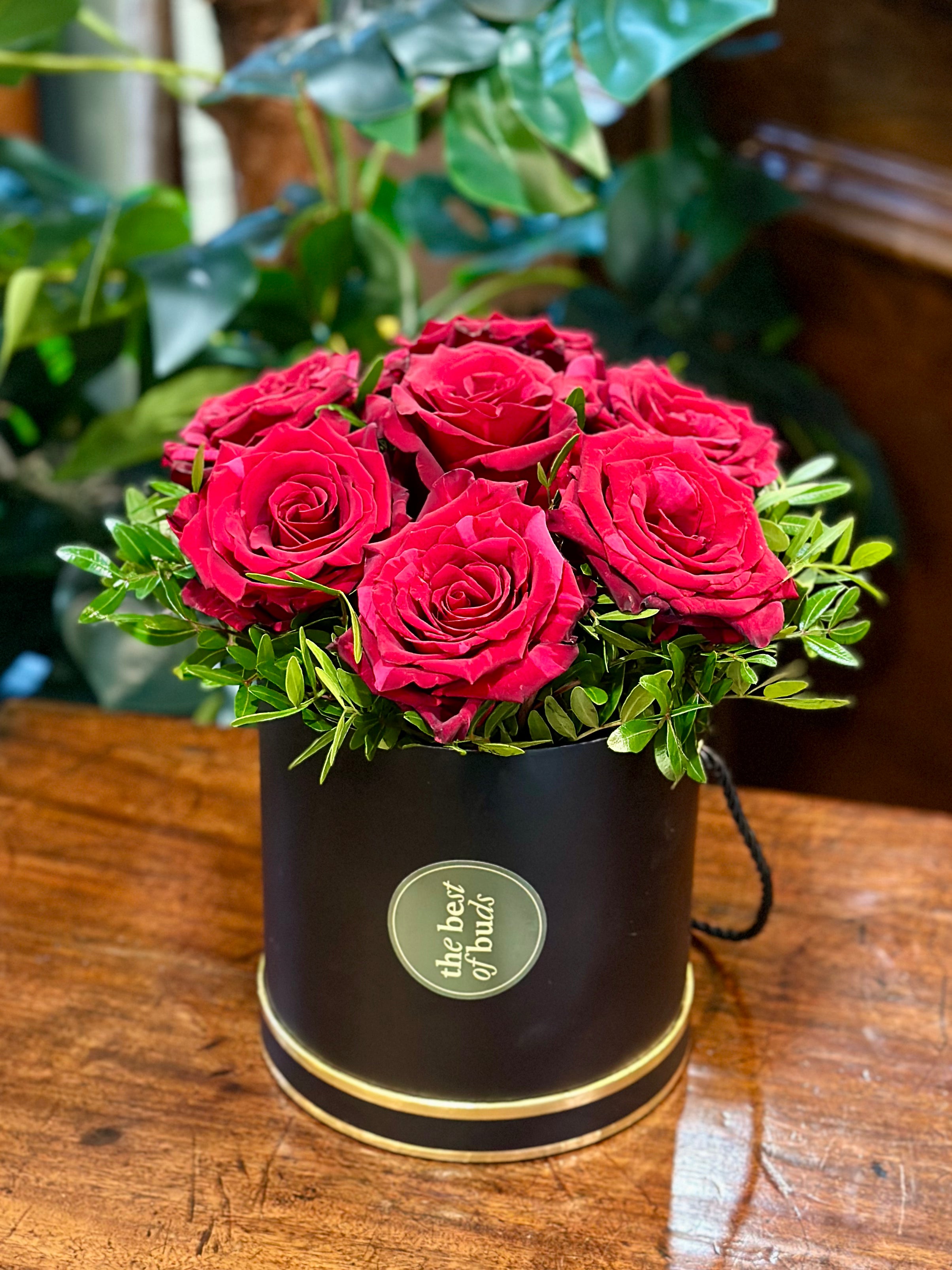 Luxury Half Dozen Red Rose Hatbox